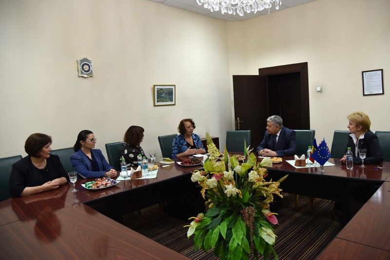 Primii pași în dezvoltarea facultății de instruire a asistenților medicali la USMF „Nicolae Testemițanu” Primii pași în dezvoltarea facultății de instruire a asistenților medicali la USMF „Nicolae Testemițanu”